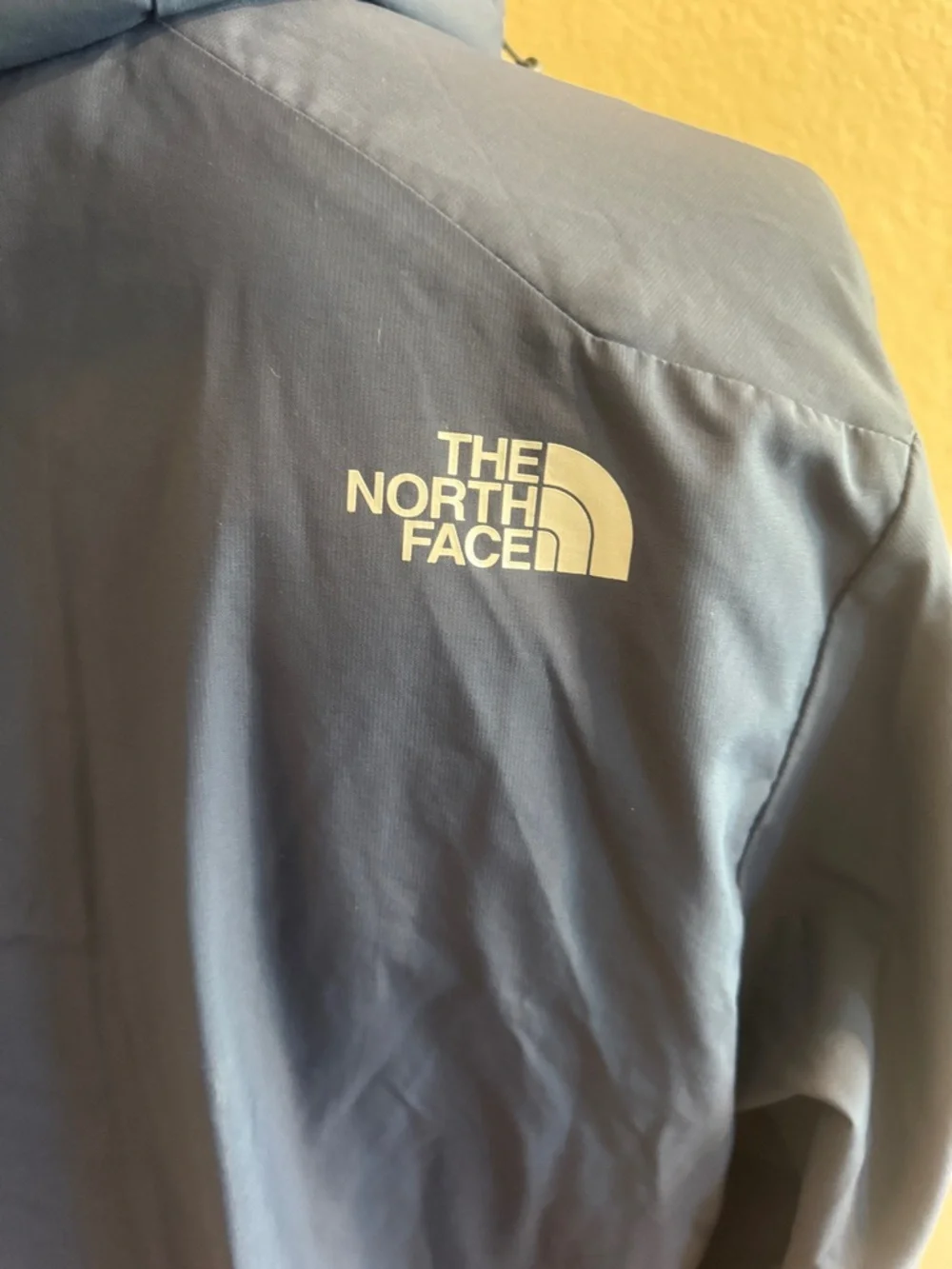 The‎ North Face Men's Navy Hooded Raincoat with Gray Chest Panel size XL